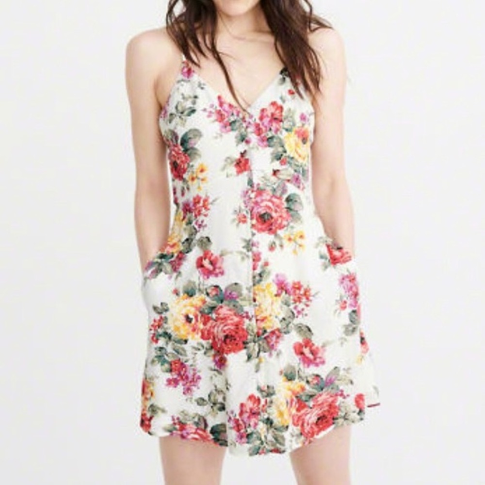 Front button floral dress with pocket and lining